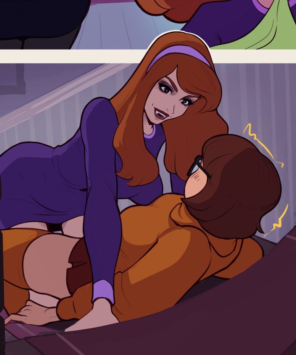 Velma and Daphne’s spooky night